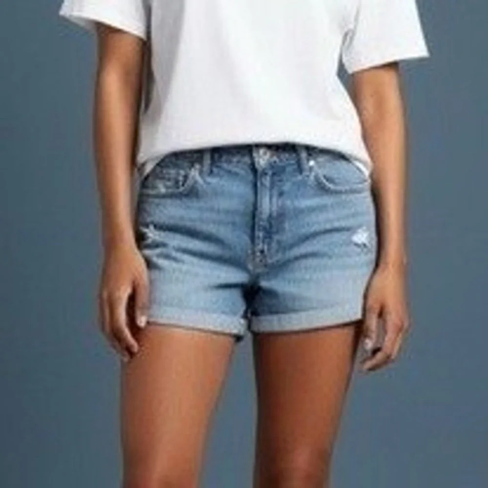 PacSun Womens Light‎ Wash Distressed Cuffed Denim Shorts Mid Rise Size 26